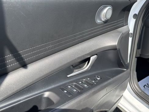 Used 2024 Hyundai Elantra SEL FWD image 24