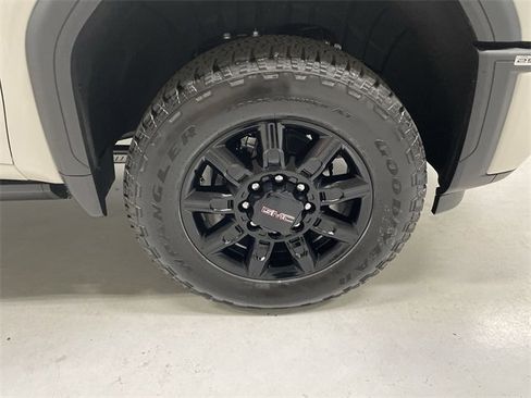 New 2026 GMC Sierra 2500 AT4 w/ AT4 Premium Plus Package image 14