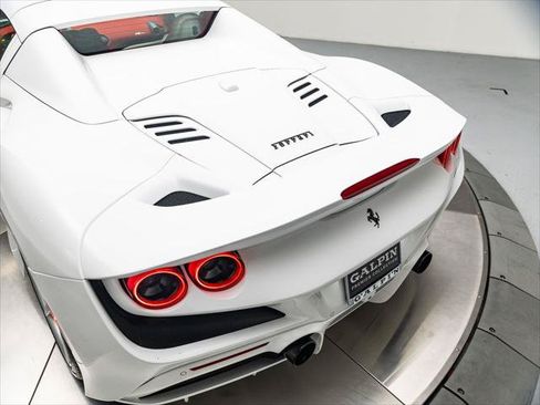 Used 2022 Ferrari F8 Tributo RWD image 50