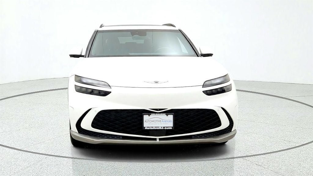 Used 2023 Genesis GV60 Advanced AWD/4WD image 2