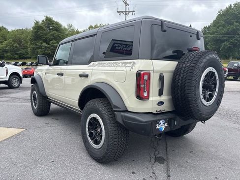 New 2025 Ford Bronco Badlands image 8