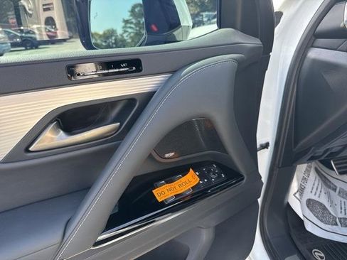 Used 2024 Lexus LX 600 F Sport image 9