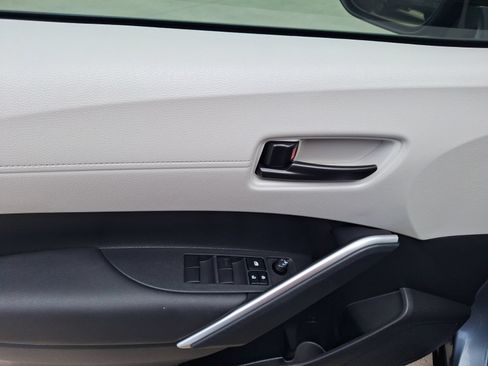 Used 2023 Toyota Corolla Cross L FWD image 16
