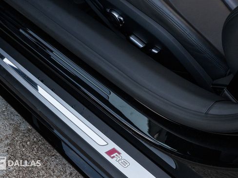 Used 2021 Audi R8 V10 w/ Premium Package image 21