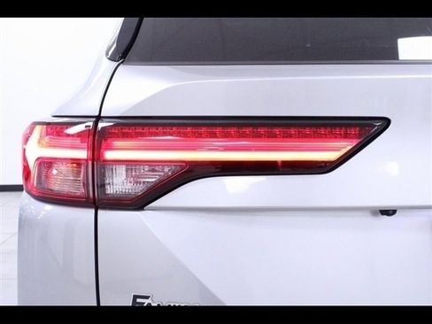 Used 2023 Mitsubishi Outlander SEL image 5