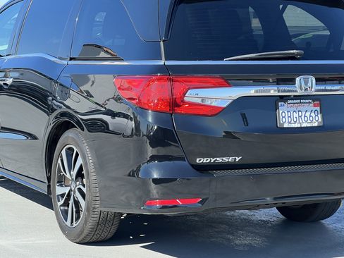 Used 2018 Honda Odyssey Elite image 5