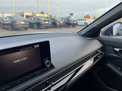 Used 2025 Honda Civic Sport image 33