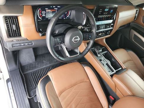Certified 2024 Nissan Pathfinder Platinum FWD image 12