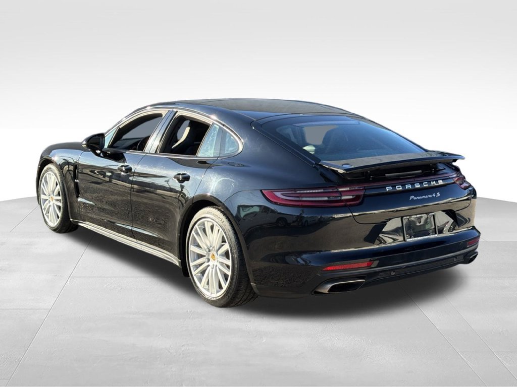 Used 2018 Porsche Panamera RWD image 8
