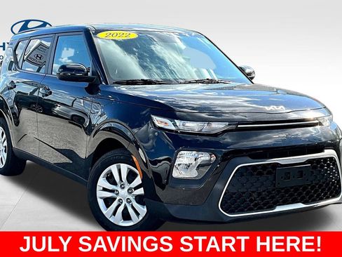 Used 2022 Kia Soul LX FWD image 3