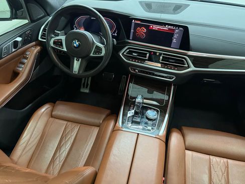 Used 2021 BMW X7 M50i w/ Luxury Seating Package AWD/4WD image 8