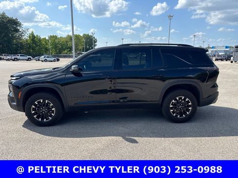 Used 2024 Chevrolet Traverse Z71 AWD/4WD image 4