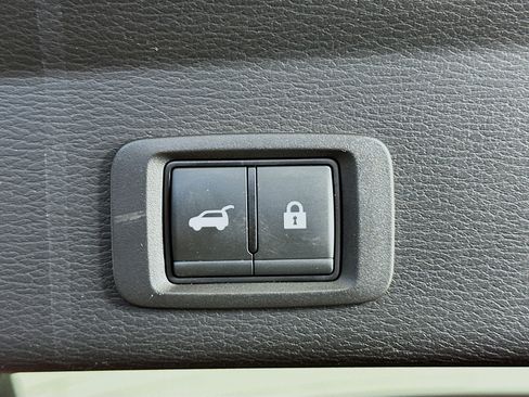 Used 2025 Mitsubishi Outlander SE FWD image 31