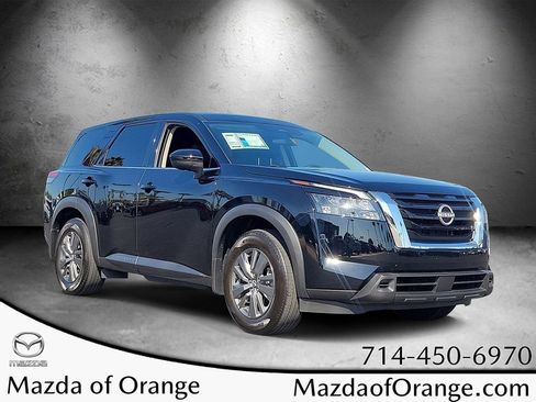 Used 2025 Nissan Pathfinder S FWD image 1