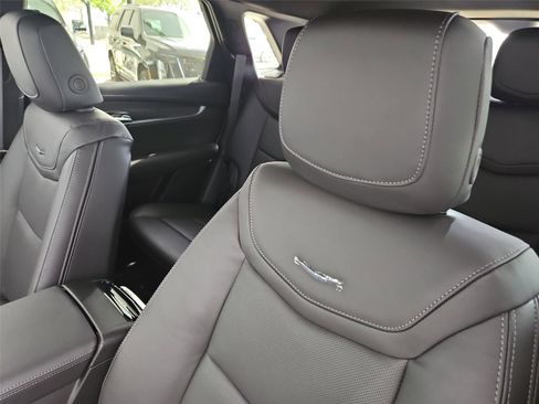 New 2026 Cadillac XT5 Sportv w/ LPO, Floor Liner Package AWD/4WD image 12