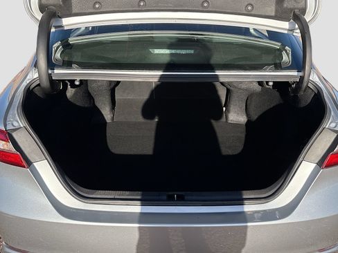 Used 2020 Toyota Camry SE FWD image 23