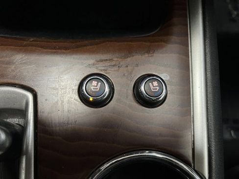 Used 2020 Nissan Pathfinder Platinum image 8