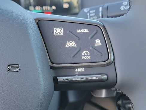 Certified 2026 Lexus ES 350e w/ Convenience Package FWD image 29