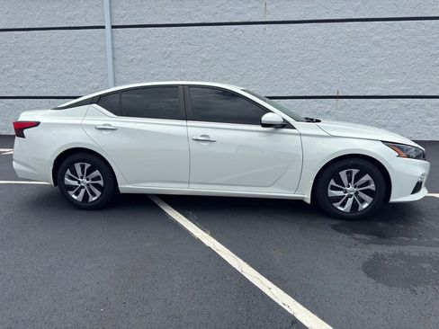 Used 2022 Nissan Altima 2.5 S FWD image 5