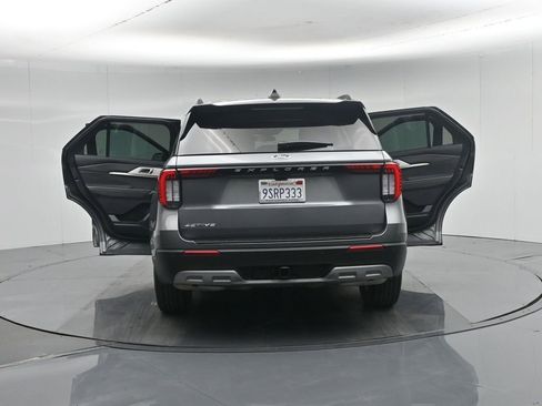 Used 2025 Ford Explorer Active w/ Active Comfort Package RWD image 37