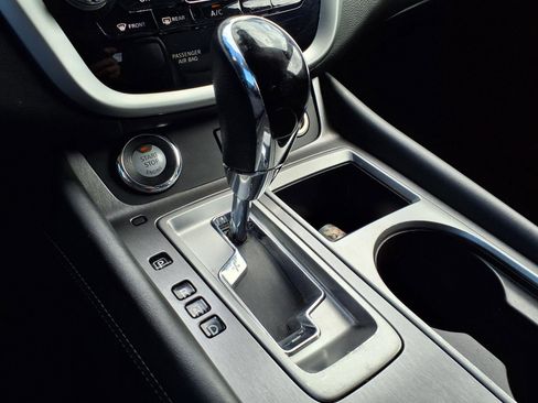 Used 2022 Nissan Murano SV w/ SV Midnight Edition Package FWD image 12