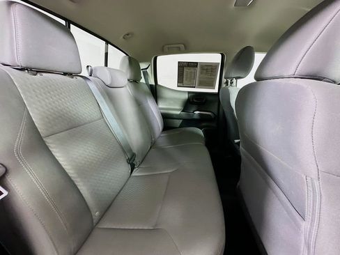 Used 2021 Toyota Tacoma SR5 AWD/4WD image 11