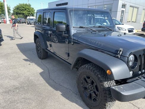 Used 2018 Jeep Wrangler Unlimited Sport AWD/4WD image 5