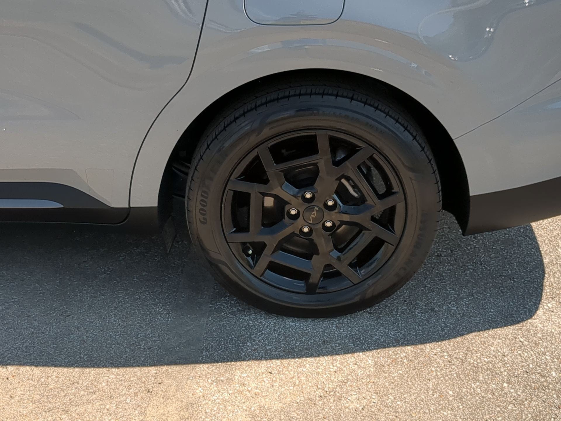 Certified 2025 Kia Carnival SX Prestige FWD image 10