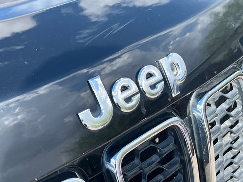 Used 2020 Jeep Grand Cherokee Limited w/ Premium Lighting Group RWD image 31