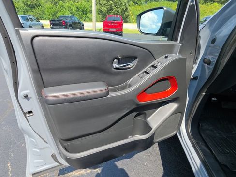 Used 2025 Nissan Frontier PRO-4X w/ Interior Protection Package AWD/4WD image 24