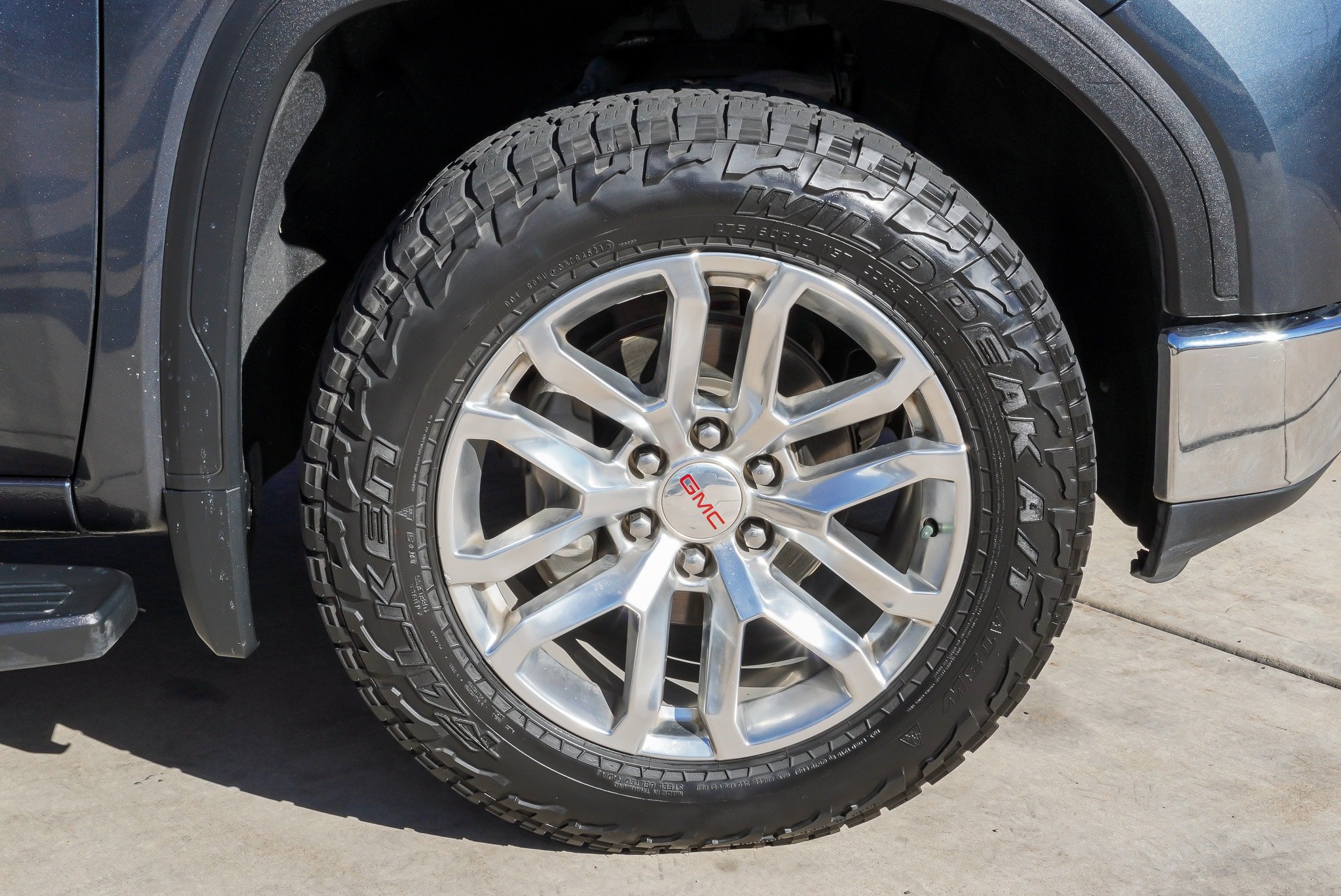 Used 2020 GMC Sierra 1500 SLT w/ SLT Premium Plus Package AWD/4WD image 10