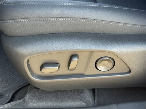 New 2026 Chevrolet Equinox LT w/ Convenience Package II image 24