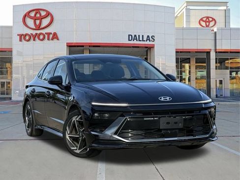 Used 2025 Hyundai Sonata SEL FWD image 1