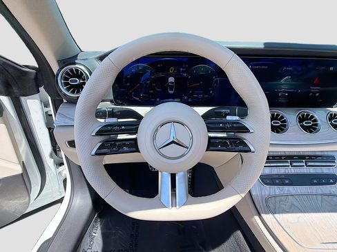 Used 2023 Mercedes-Benz E 450 4MATIC Cabriolet image 40