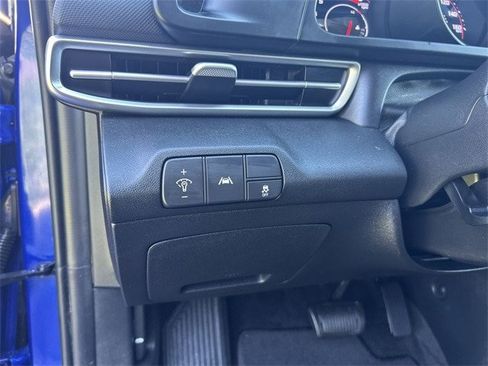 Used 2023 Hyundai Elantra SEL image 17