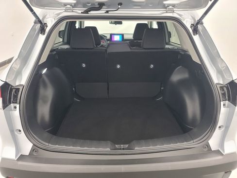 Used 2025 Toyota Corolla Cross LE image 17