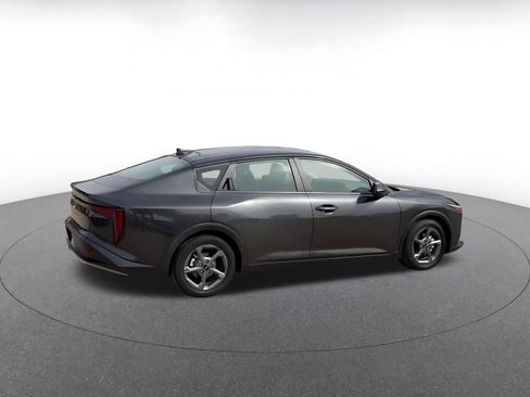 Used 2025 Kia K4 LXS image 15