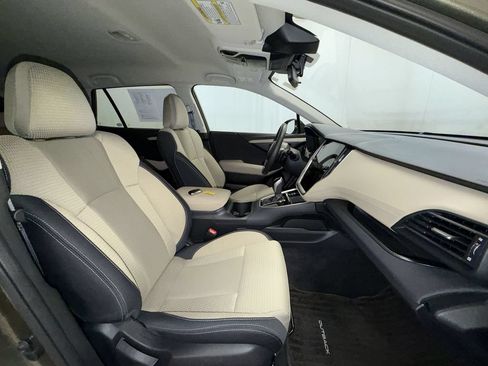 Certified 2025 Subaru Outback Premium AWD/4WD image 19