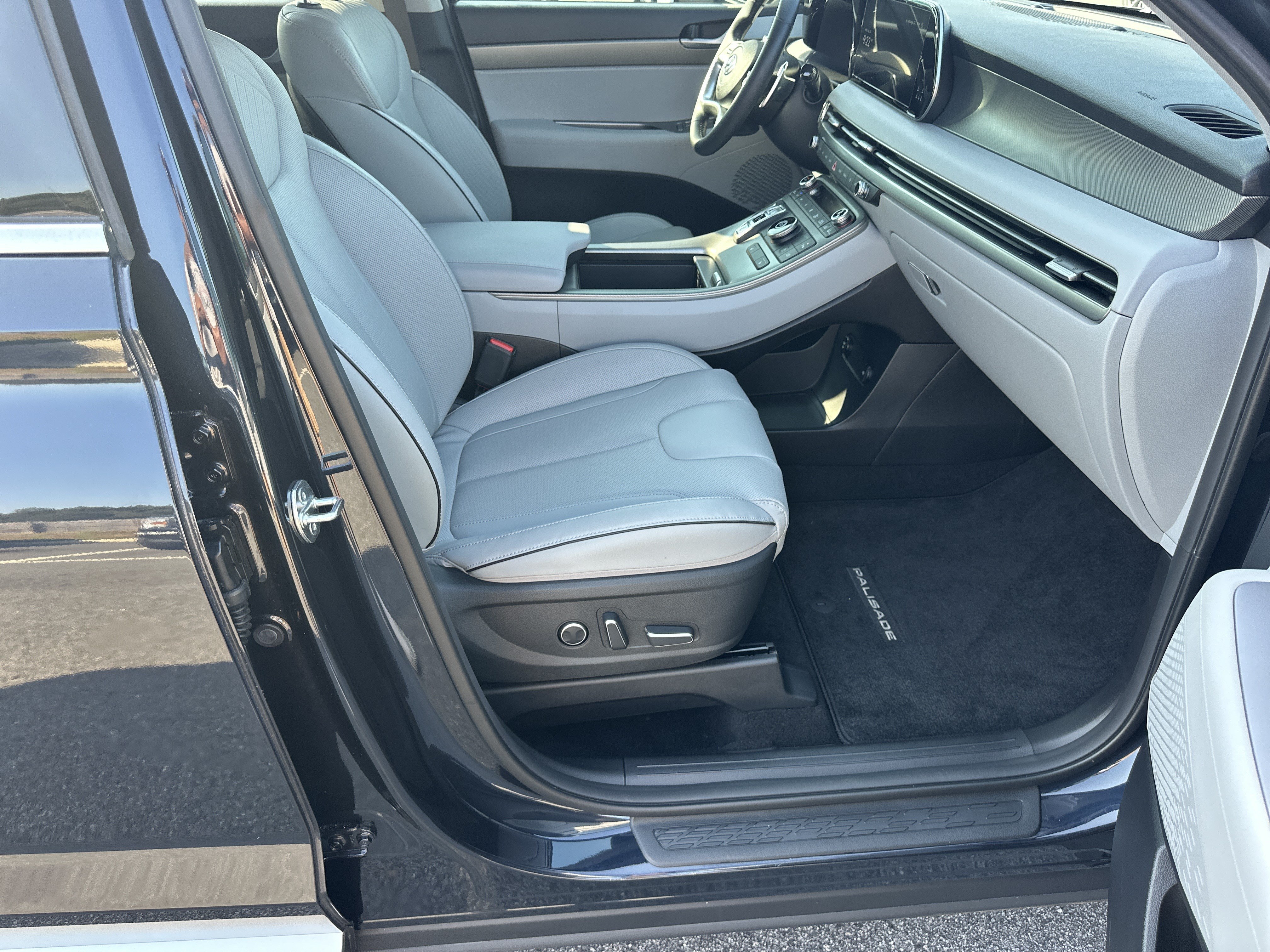 Used 2024 Hyundai Palisade SEL FWD image 14