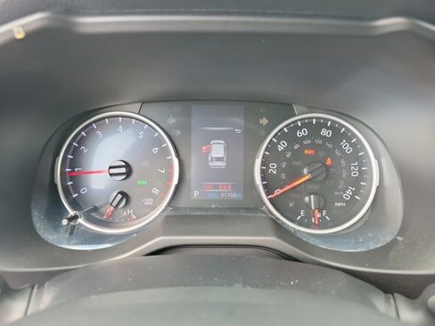 Used 2022 Toyota RAV4 XLE Premium FWD image 18