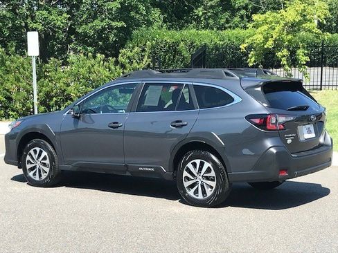 Used 2024 Subaru Outback Premium AWD/4WD image 4