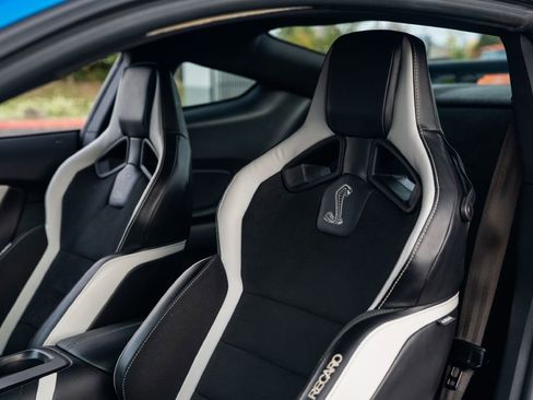 Used 2021 Ford Mustang Shelby GT500 w/ Carbon Fiber Track Pack image 40