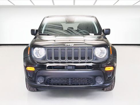 Used 2023 Jeep Renegade Latitude image 2