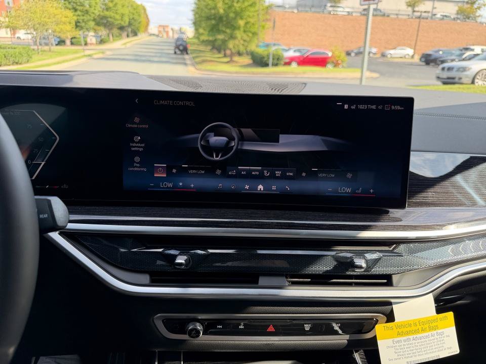 New 2027 BMW X7 xDrive40i w/ M Sport Package AWD/4WD image 18