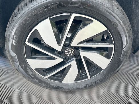 Used 2025 Volkswagen Atlas SEL AWD/4WD image 36