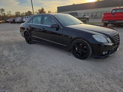 Used 2010 Mercedes-Benz E 350 4MATIC Sedan image 5