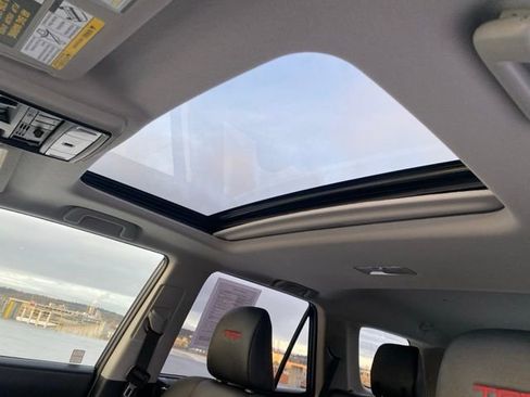 Certified 2023 Toyota 4Runner TRD Off-Road Premium image 18