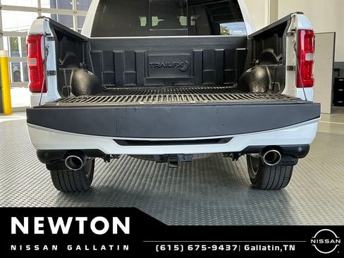 Used 2025 RAM 1500 Big Horn AWD/4WD image 11