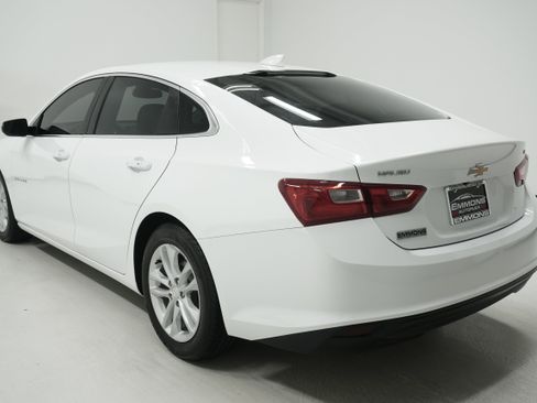Used 2017 Chevrolet Malibu LT image 6