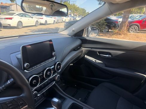 Used 2025 Nissan Sentra SV image 31